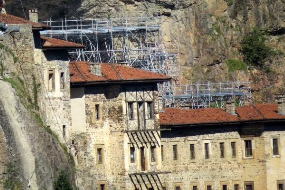 Sümela manastırı\'nda restorasyon sürüyor
