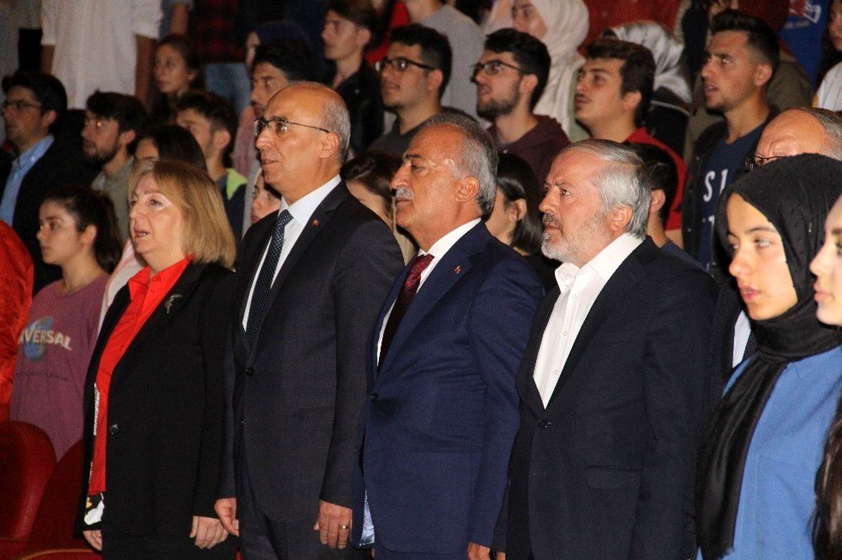 Türk Dil Kurumu Başkanı Prof. Dr. Gülsevin, \'Dilimizin Kemiği\' konulu seminerde Türkçe\'yi anlattı