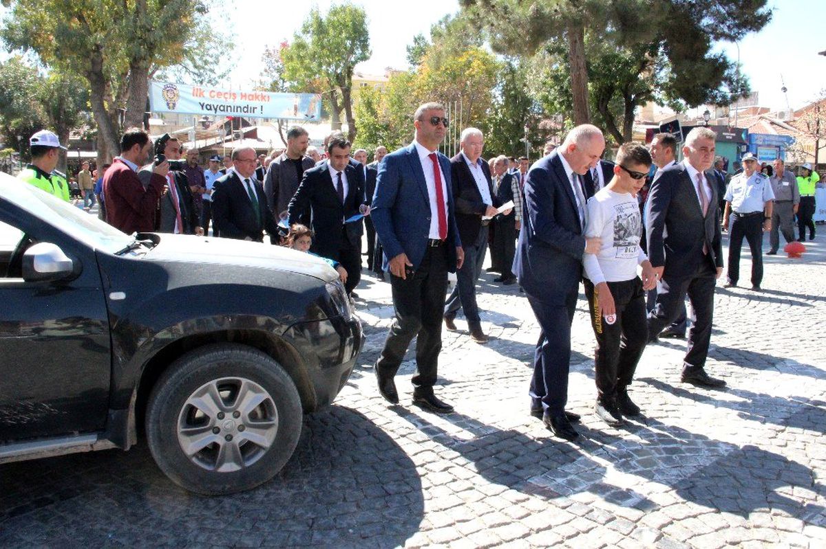 Vali Meral: "Öncelik Hayatın, Öncelik Yayanın\' uygulamasına katıldı