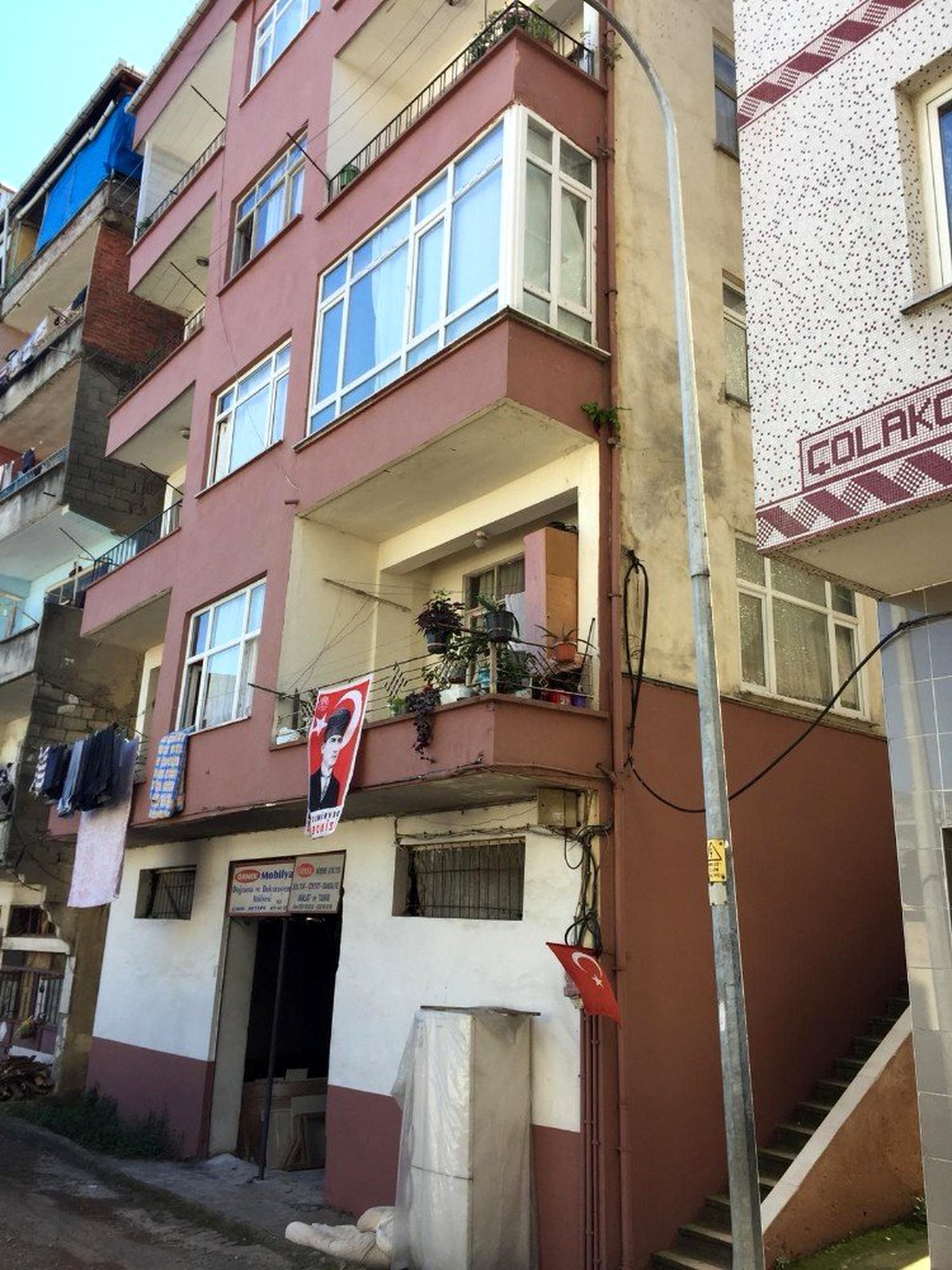 Yaşlı kadın yalnız yaşadığı evde ölü bulundu