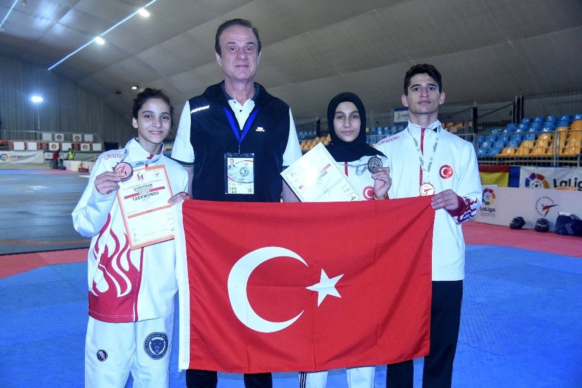 Yıldız taekwondoculardan 3 madalya daha
