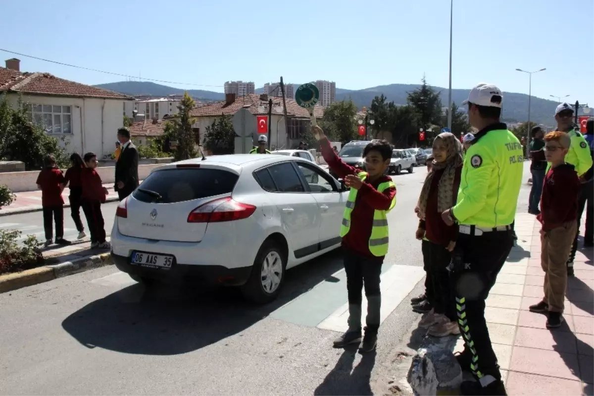 Yozgat\'ta \'Yaya Geçidi Nöbeti\' farkındalık etkinliği