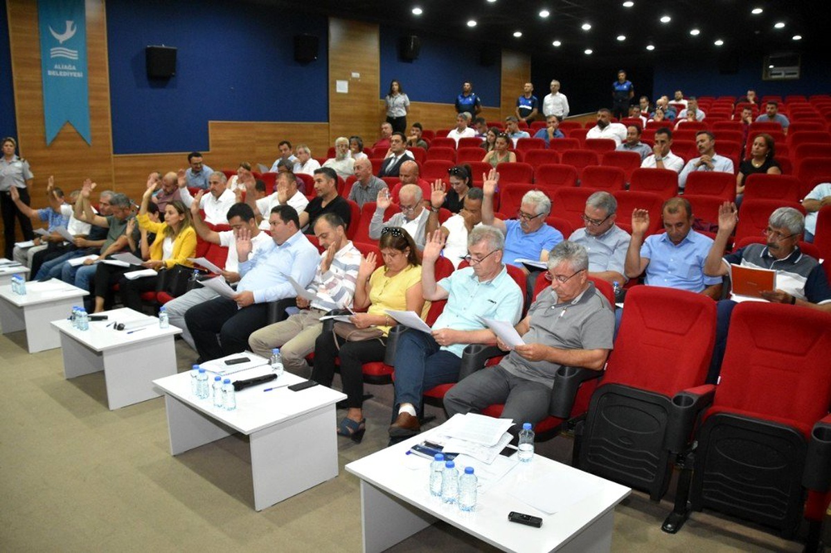 Aliağa Belediye Meclisi ikinci birleşim için toplanıyor