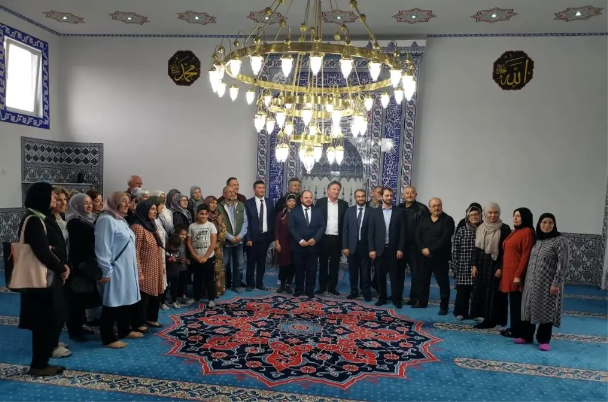 Alman Bakan Lucha, DİTİB Eyüp Sultan Camii\'ni ziyaret etti