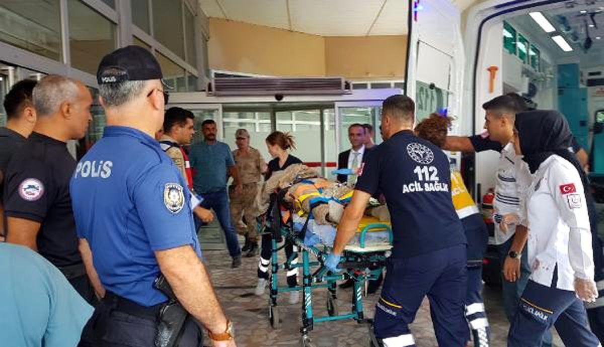 Amanoslar\'da askeri araç devrildi: 2 şehit, 5 yaralı (2)