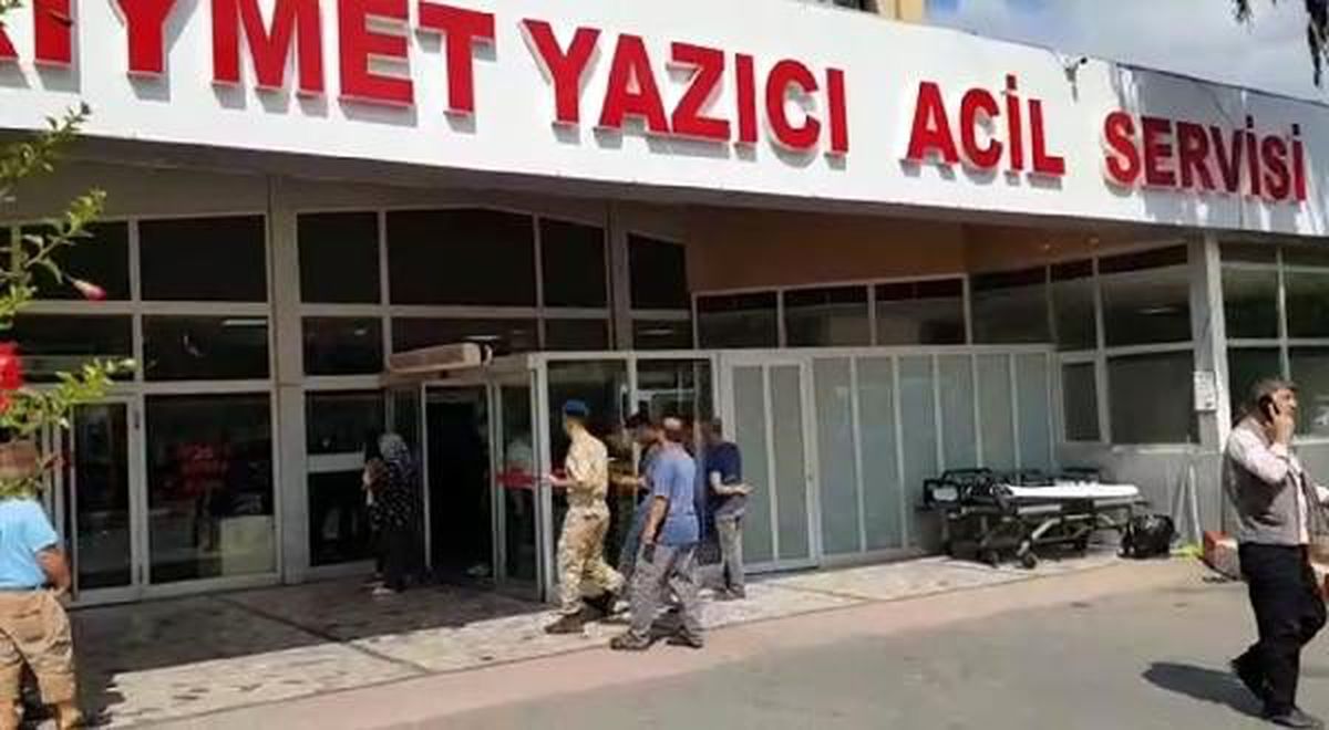 Amanoslar\'da askeri araç devrildi: 7 yaralı