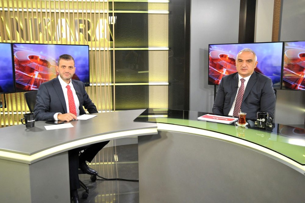 Bakan Ersoy: "Booking\'in yaklaşımı dijital kapitülasyondur"