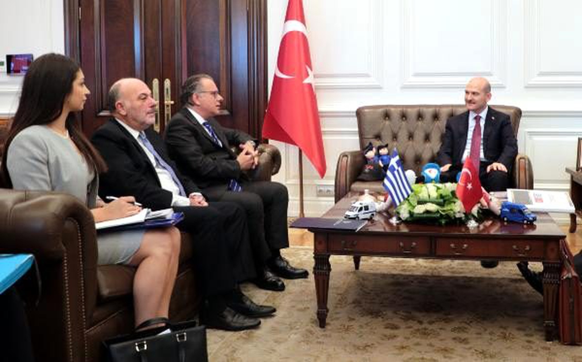 Bakan soylu, yunan bakan vekili kumuçakos\'la görüştü