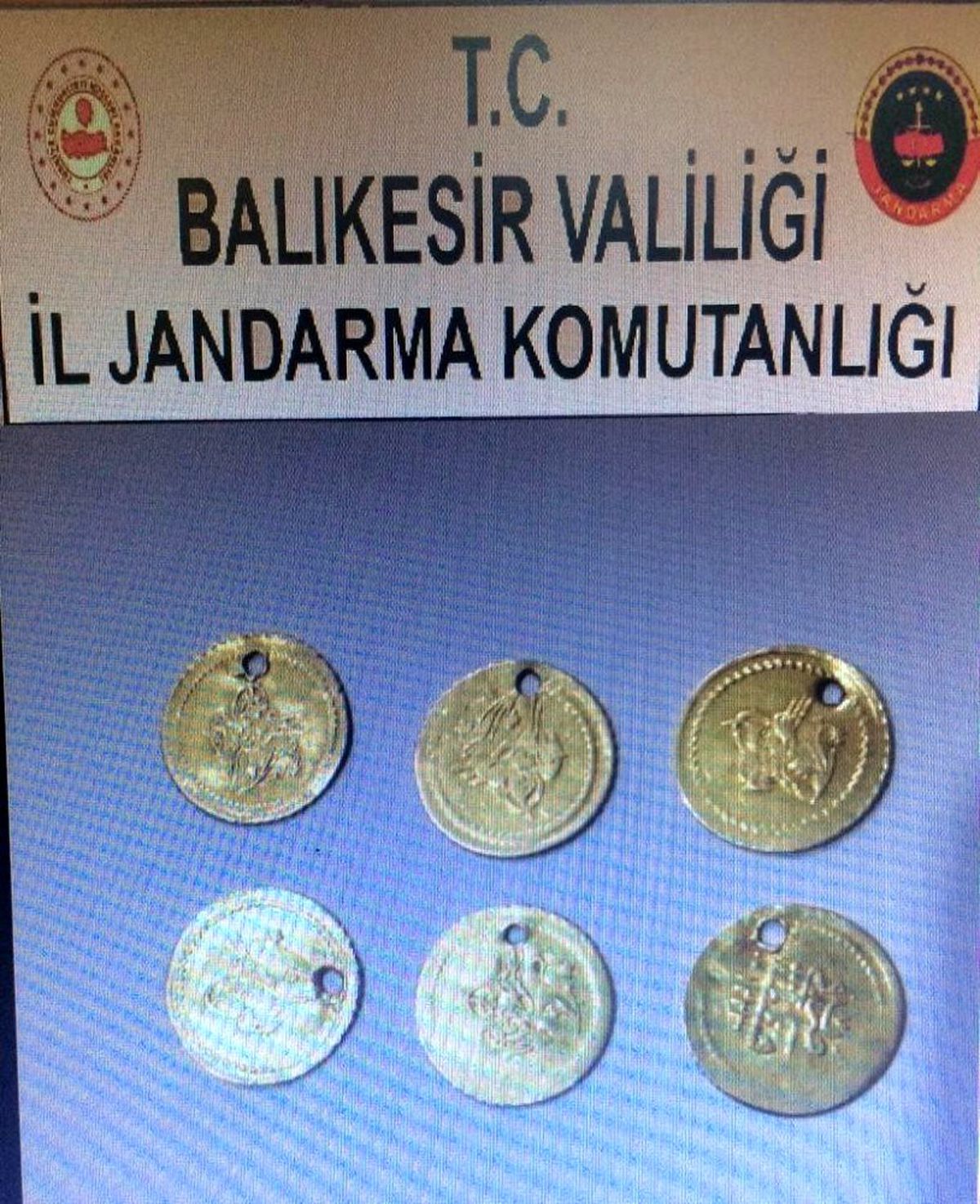 Balıkesir\'de 6 altın sikke yakalandı