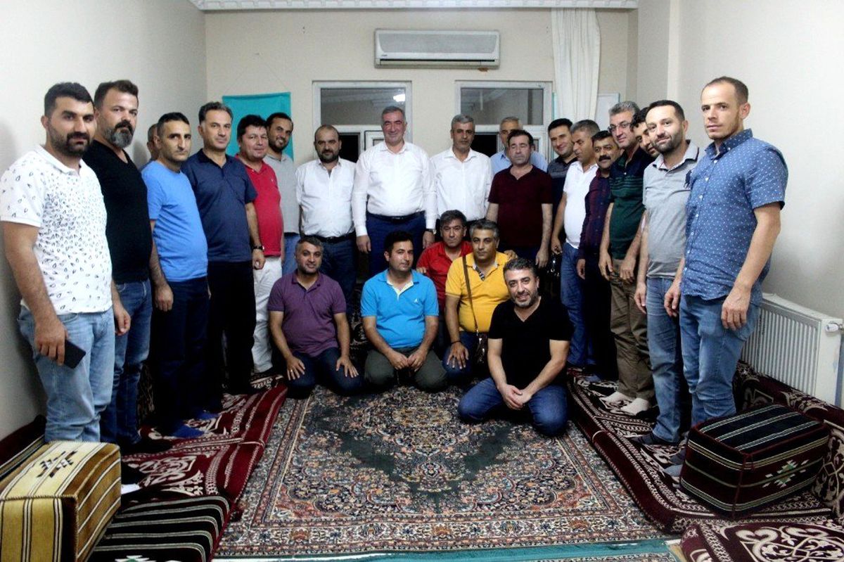 Başkan Turanlı TÜGVA\'da gençlerle bir araya geldi