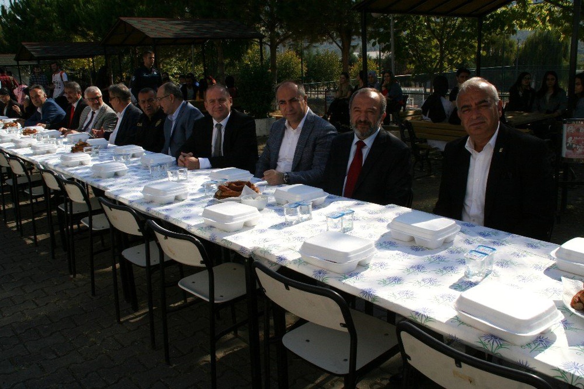 BEÜ\'den geleneksel kaynaşma ver tanışma kahvaltısı