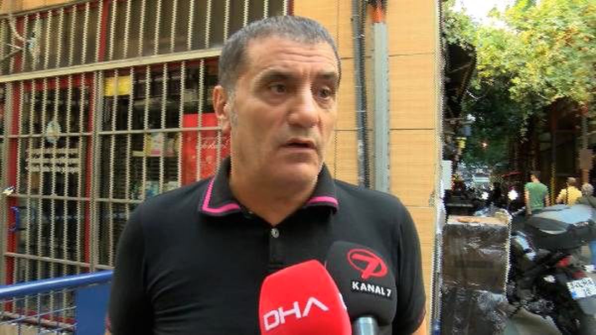 Beyoğlu\'nda çökme riski olan binadaki esnaf: yeni olan depremler binayı bu hale getirdi