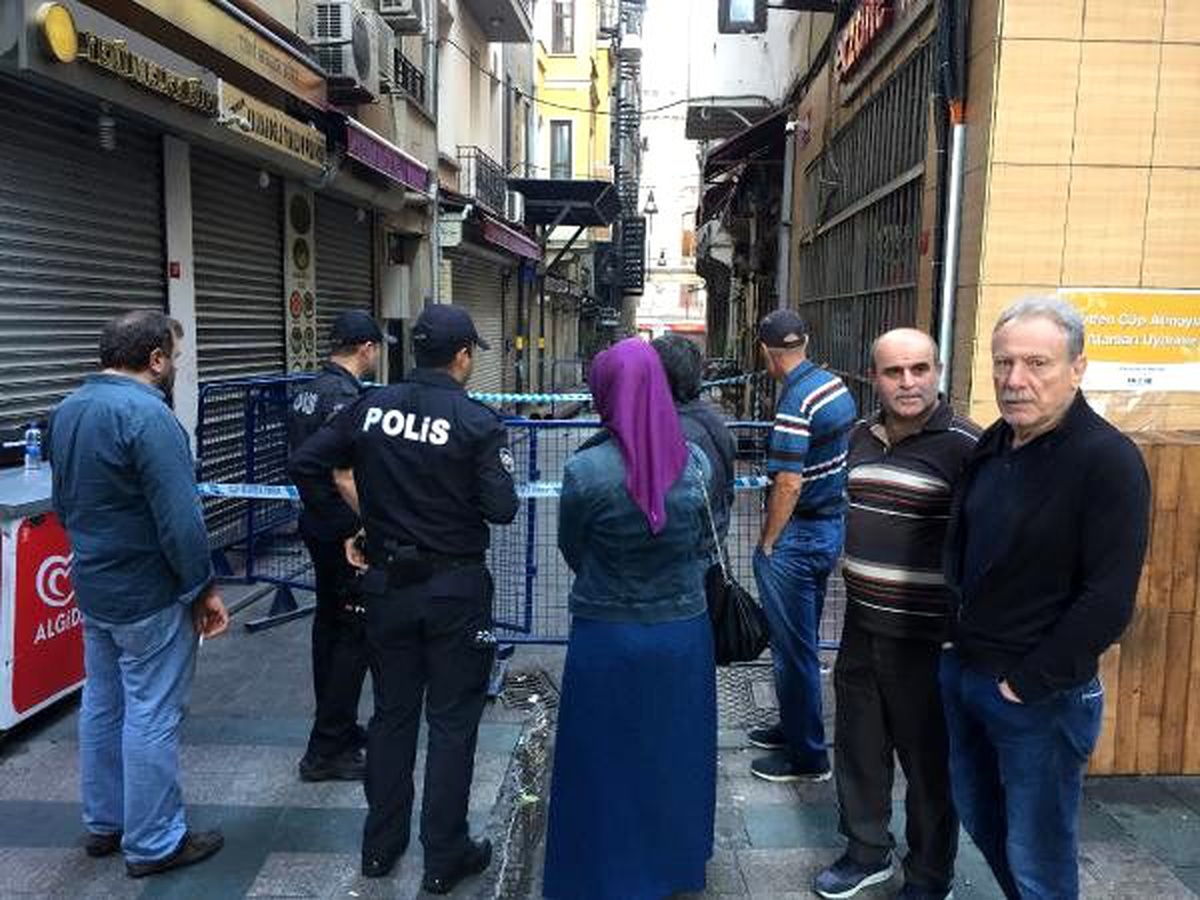 Beyoğlu\'nda mühürlenen bina 90 yaşında, yığma yapı