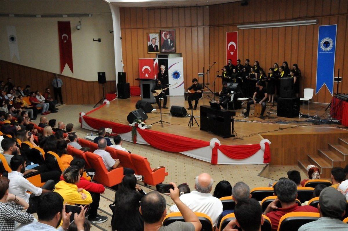 BÜ\'de merhum Gafarzade\'nin 50. yaş günü kutlaması ve Azeri şarkıları etkinliği