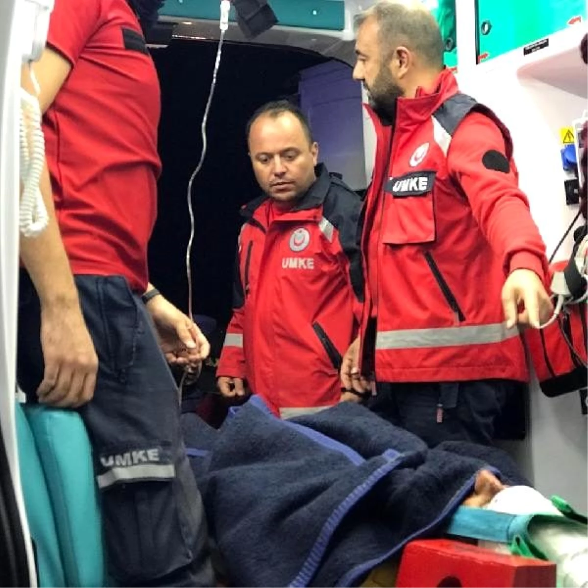 Demirkazık\'tan düşen amerikalı dağcı yaralandı