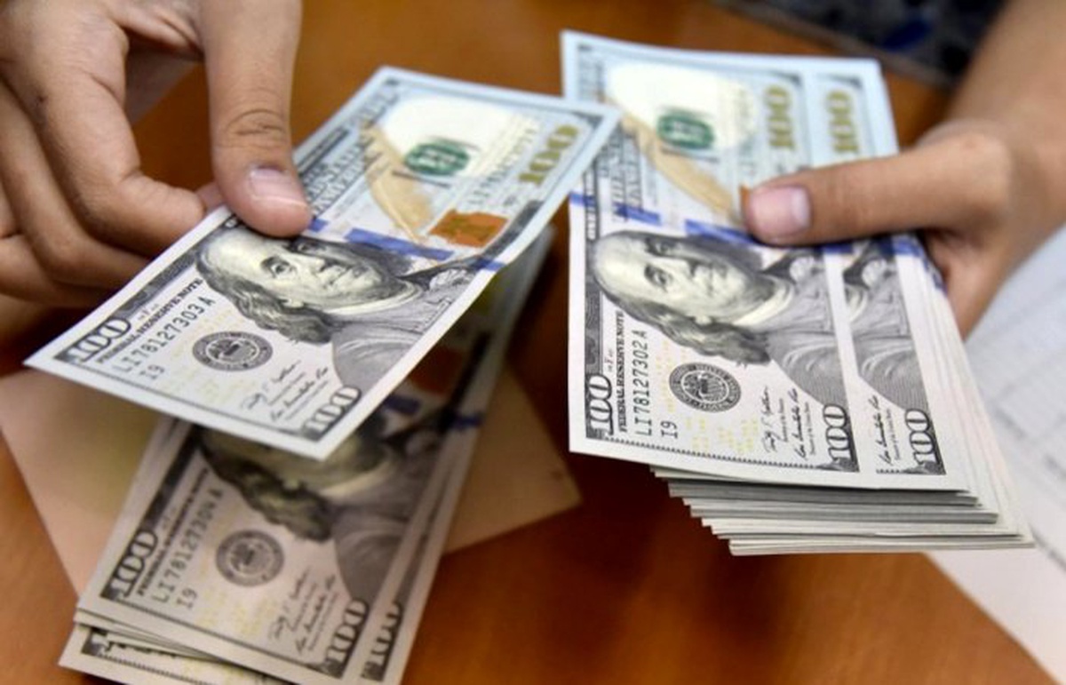 Enflasyon öncesi dolar 5,70\'in üzerinde