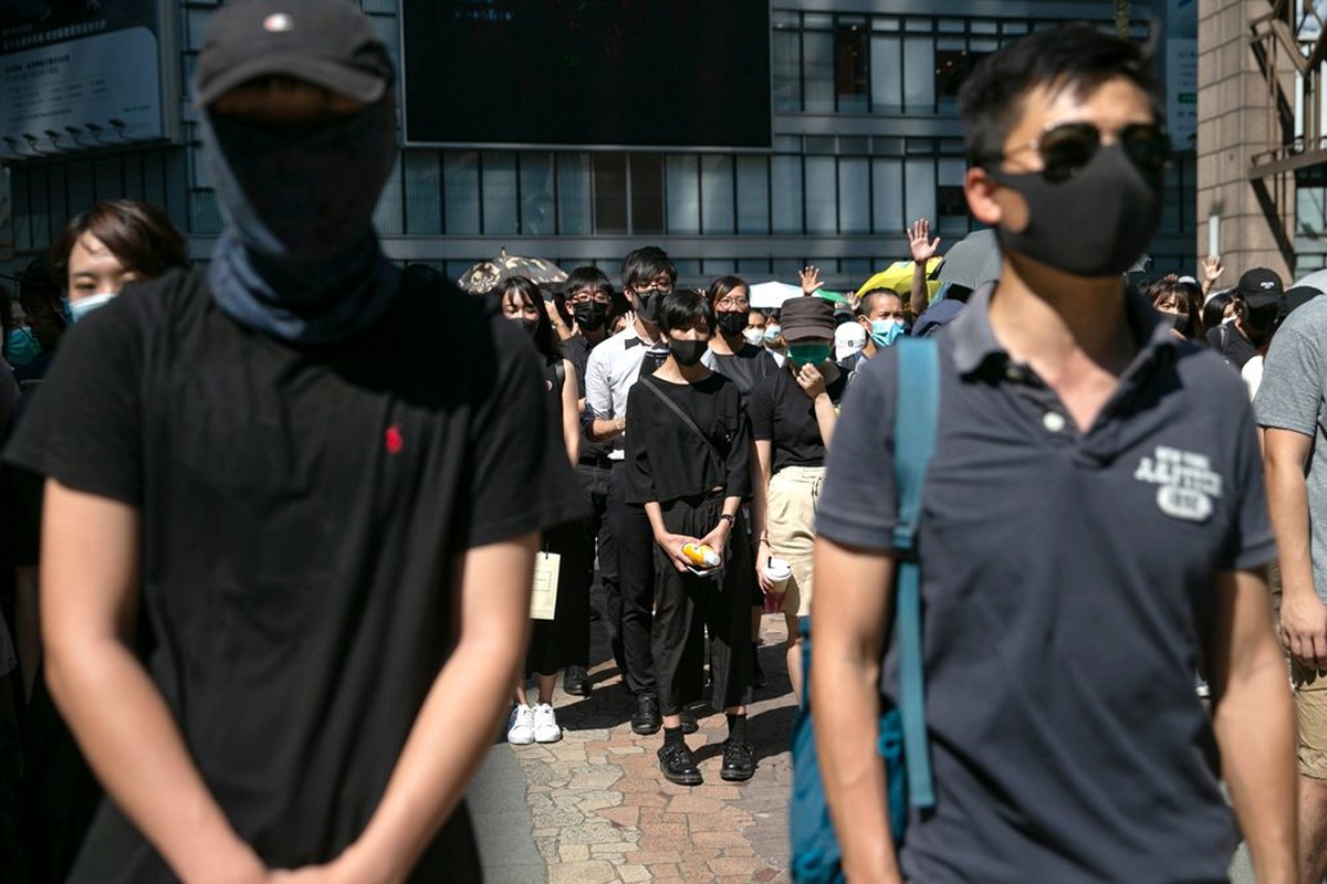 Hong Kong\'ta gösterilerde maske takılması yasaklanacak