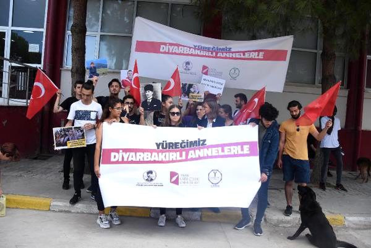 İkçü\'lü öğrencilerden diyarbakır\'daki annelere destek