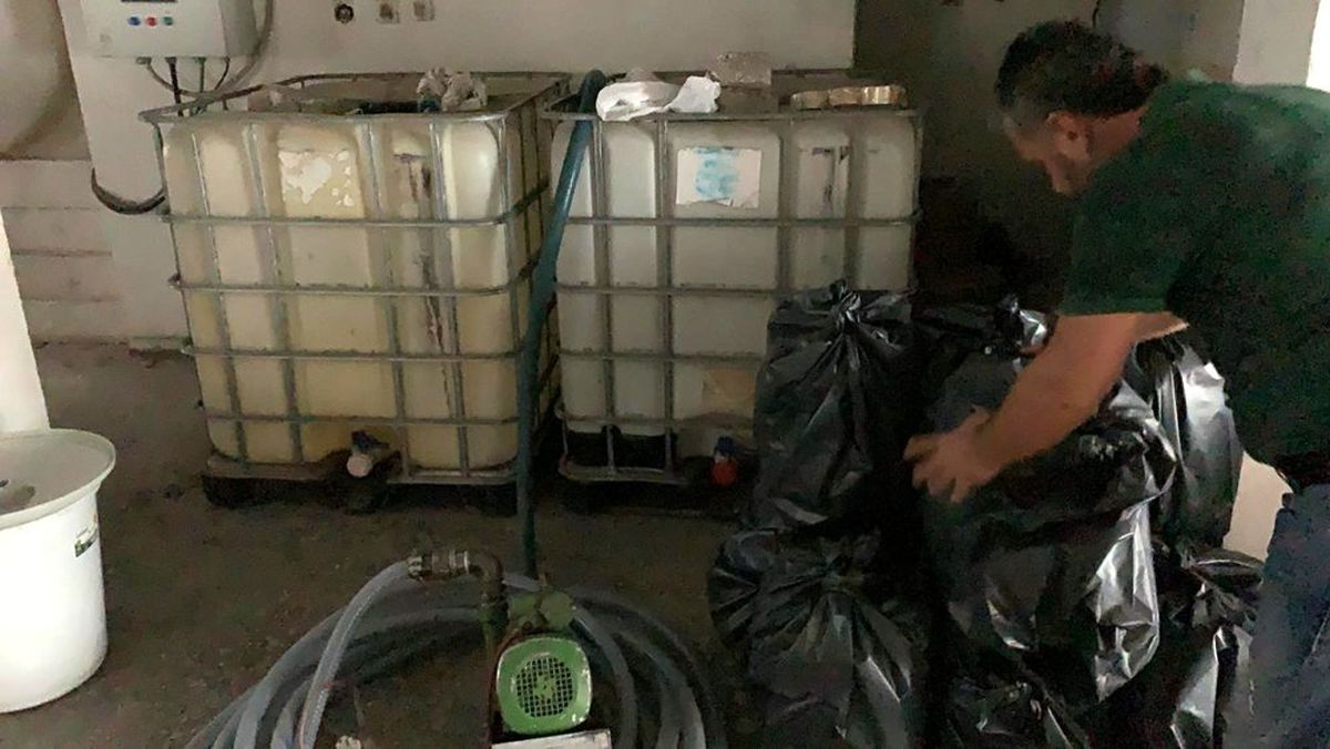 İstanbul\'da 5 bin litre etil alkol ele geçirildi