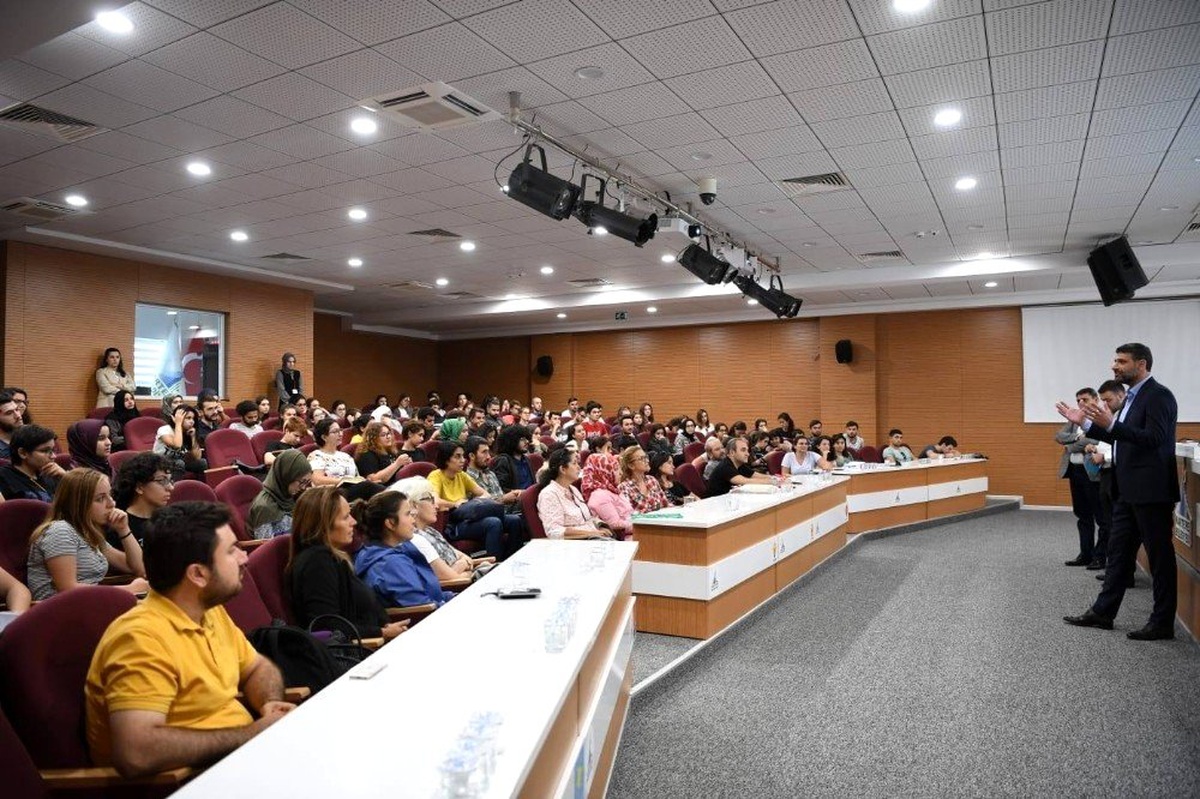 İTU öğrencileri Kartepe\'ye çıkarma yaptı