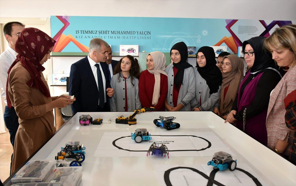 Karaman\'da "Hamarat Eller Kodluyor" laboratuvarı açıldı