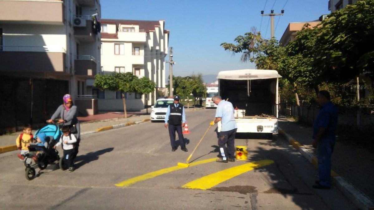 Kasislerde boya yenileme çalışması yapıldı