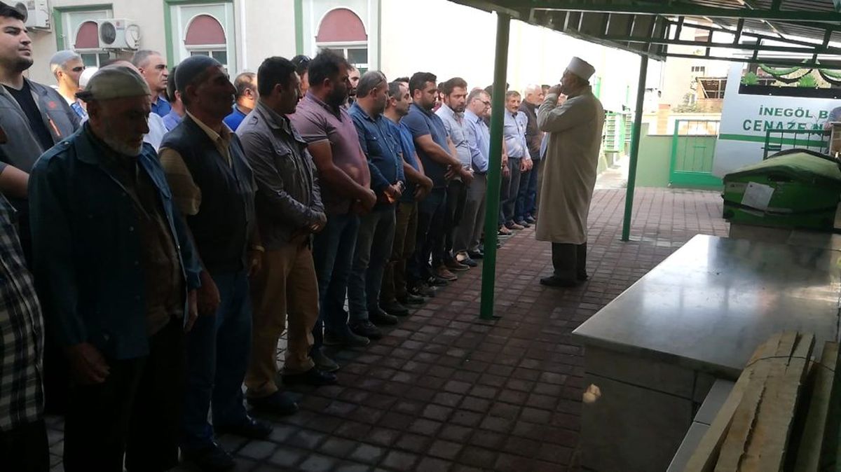 Kazada hayatını kaybeden hamile bayan toprağa verildi