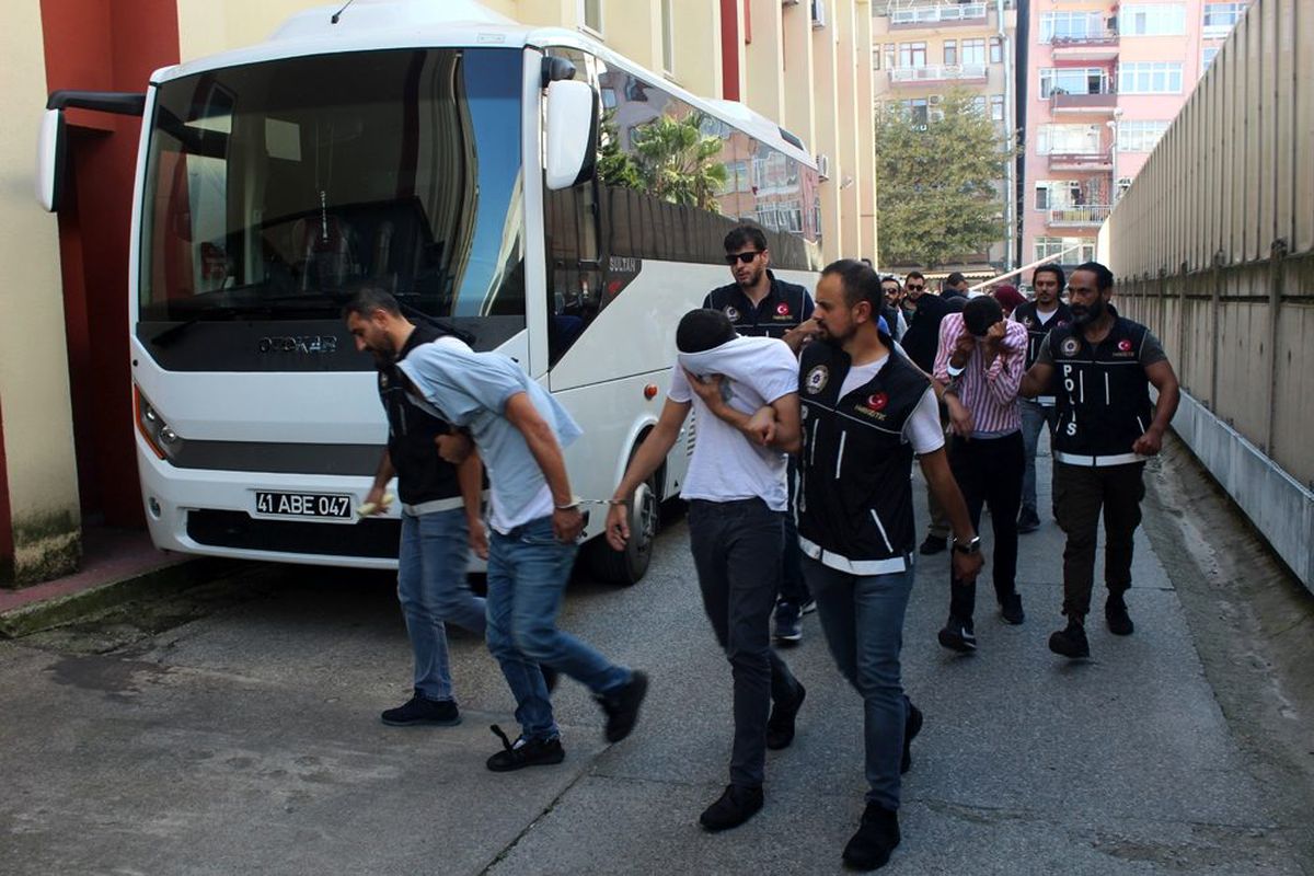 Kocaeli polisinden torbacı operasyonu: 11 gözaltı