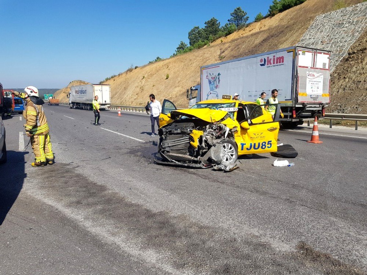 Kuzey Çevre Otoyolunda feci kaza: 5 yaralı
