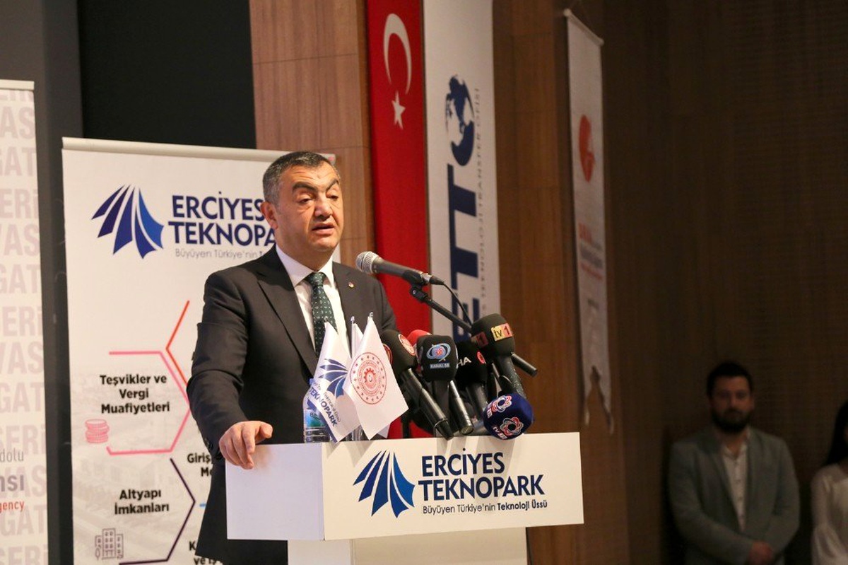 Mehmet Büyüksimitci, "Ülkemizin Zenginleşmesinin Yolu Girişimcilikten Geçiyor"