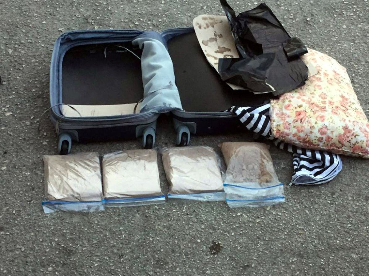 Mersin\'de valizlerin içerisinde 3,5 kilogram eroin ele geçirildi