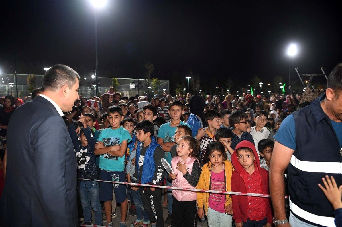 Muş Belediyesi sayesinde çocuklar doyasıya eğlendi