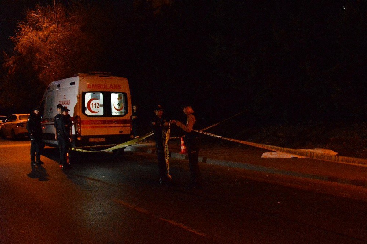 Otomobilin çarptığı bisiklet sürücüsü hayatını kaybetti