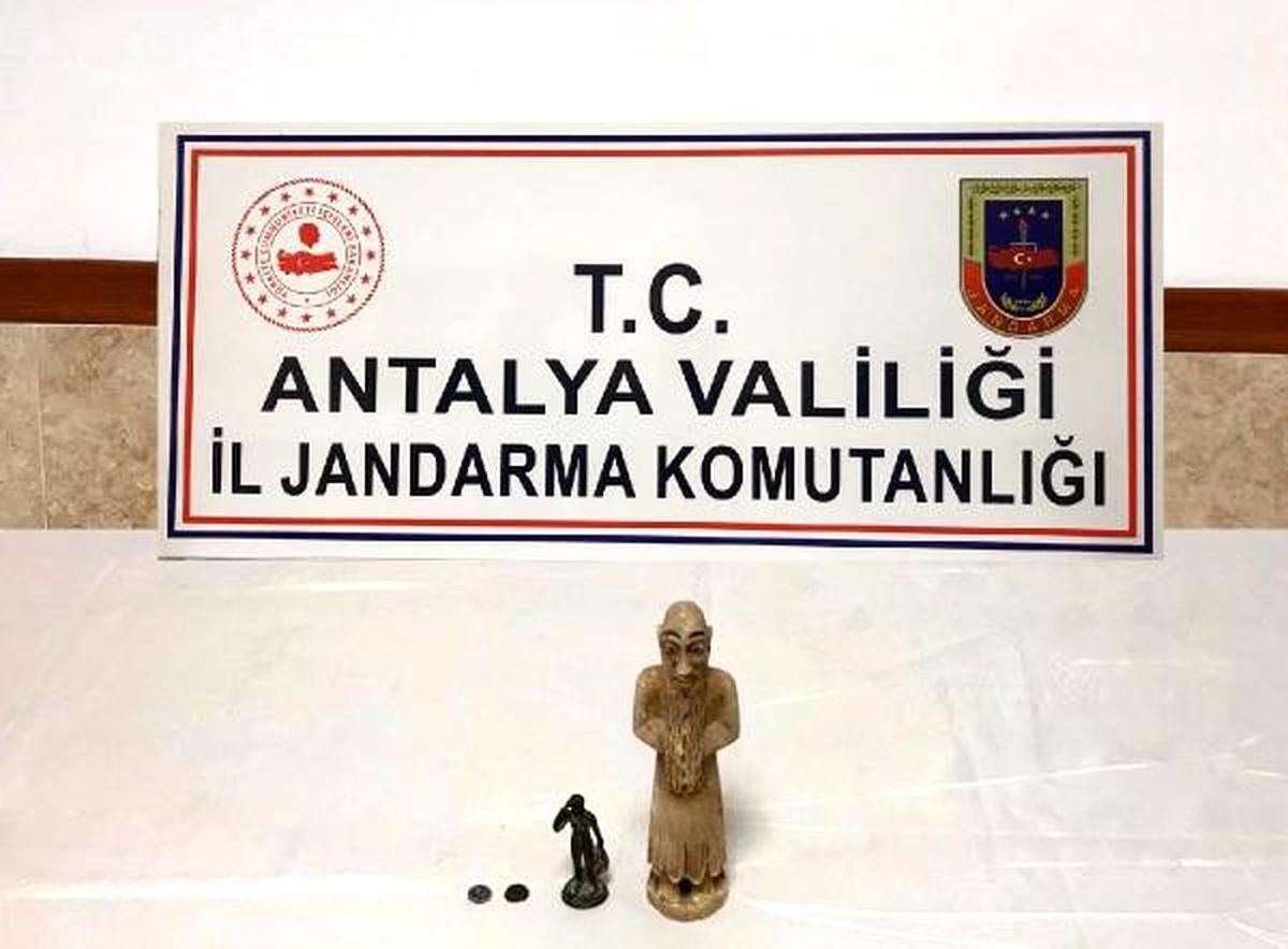 Sahte heykelleri satamadan yakalandılar