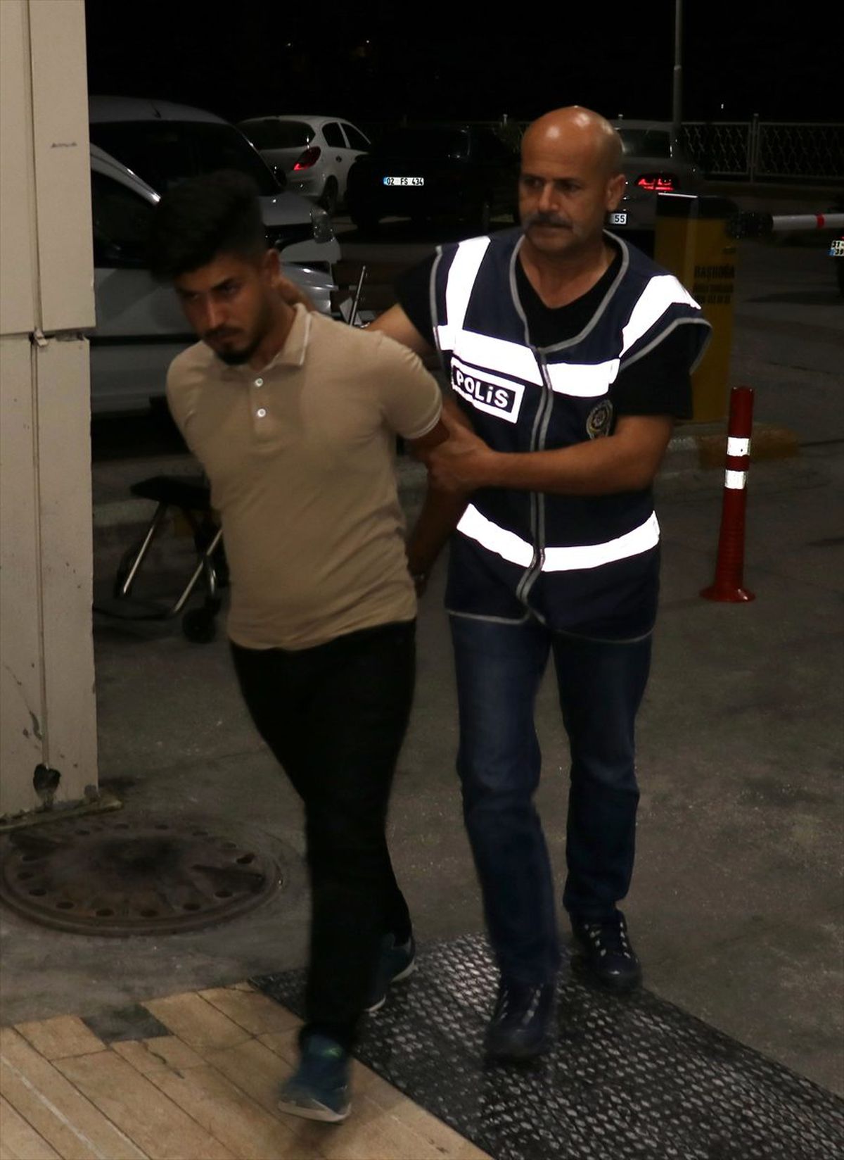 Telefonla dolandırıcılık şüphelileri yakalandı