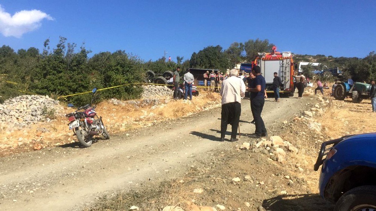 Traktör kazasında anne kurtuldu çocuğu öldü