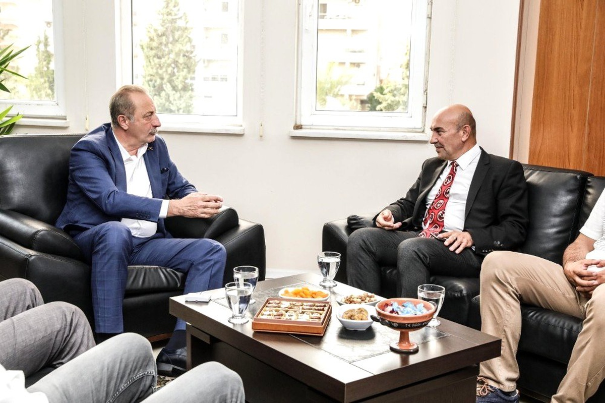 Tunç Soyer Didim Belediyesi\'ni ziyaret etti