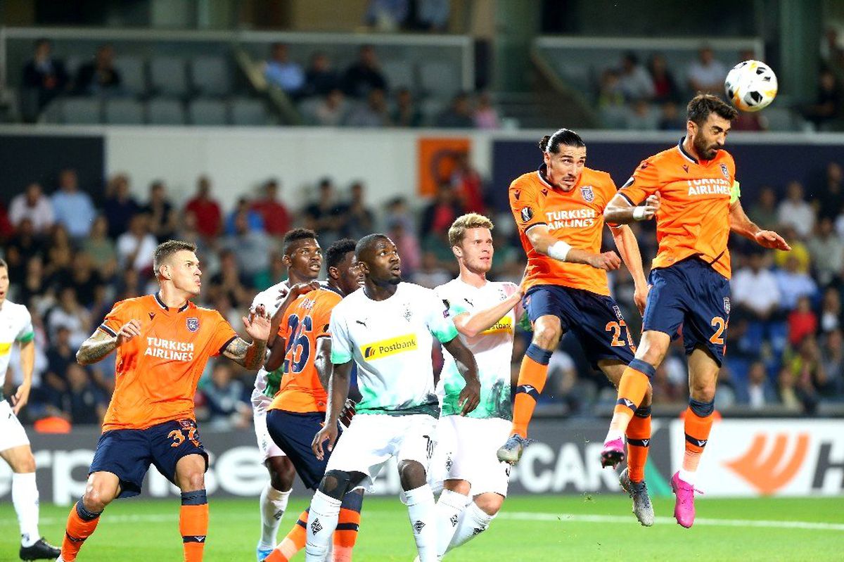 UEFA Avrupa Ligi: Medipol Başakşehir: 0 - Borussia Mönchengladbach: 0 (İlk yarı)