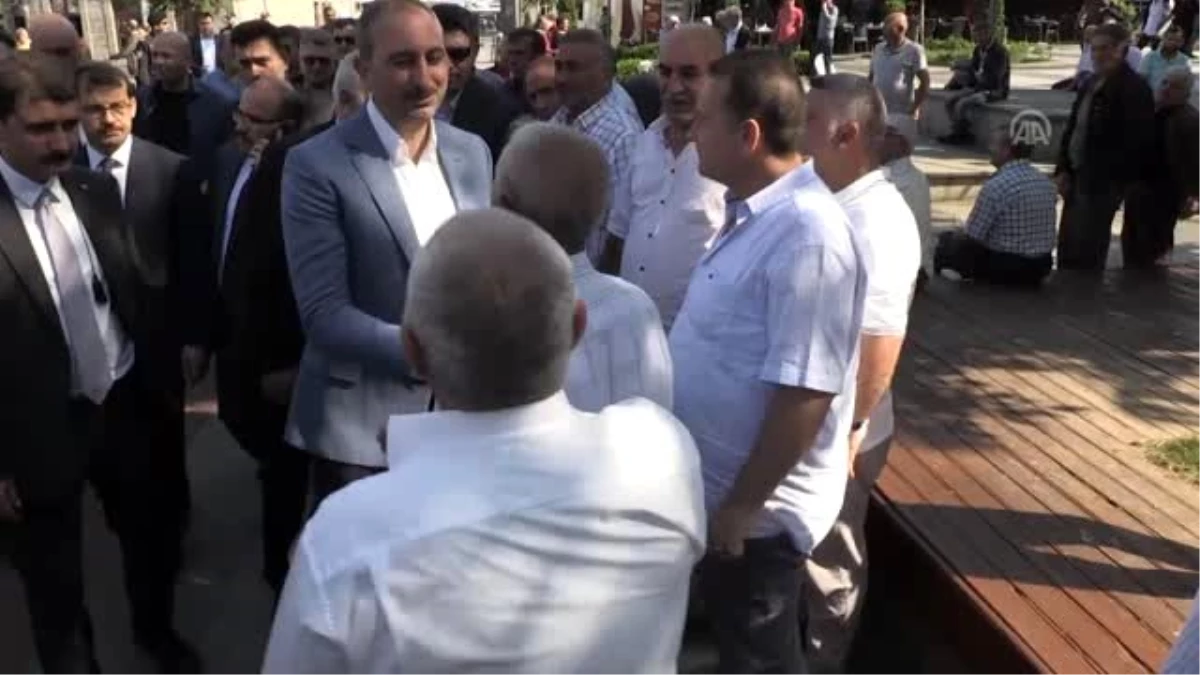 Adalet Bakanı Gül, Trabzon Büyükşehir Belediyesi\'ni ziyaret etti
