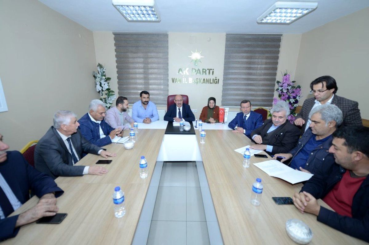 AK Parti ilçe başkanları için karşılama