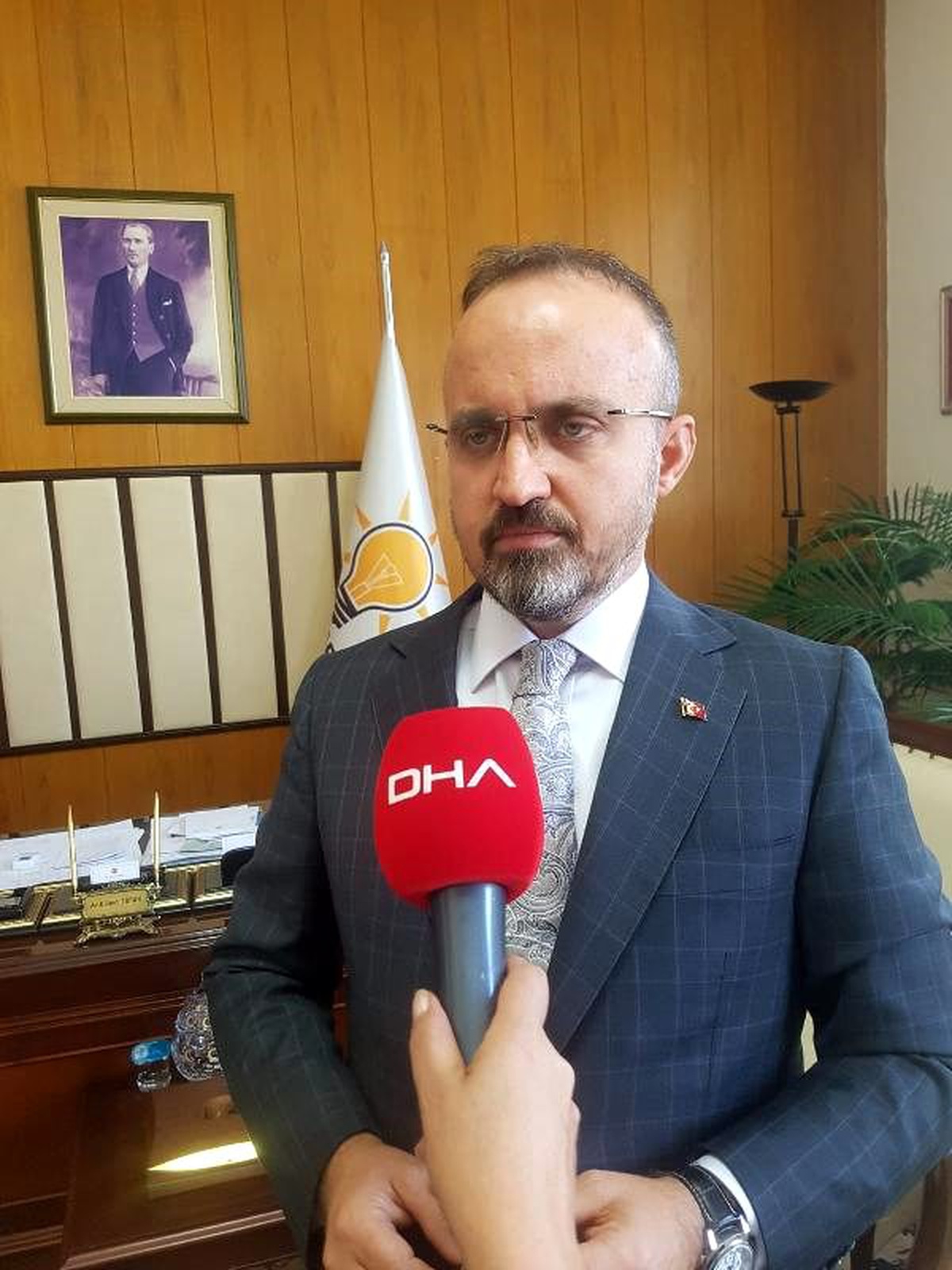 Ak parti\'li turan: atatürkçülükten uzak chp\'nin, oy oranını artırma imkanı yok