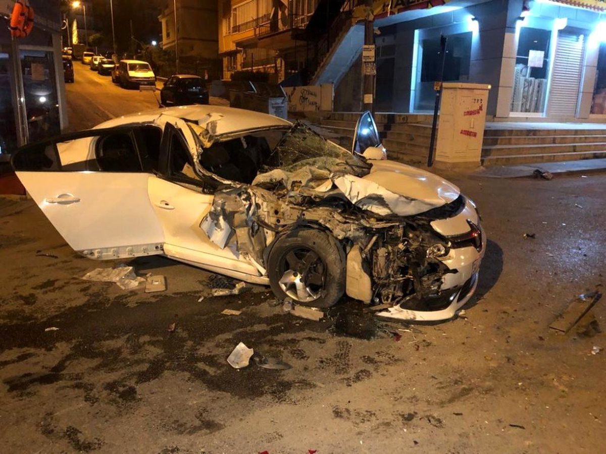 Ankara\'da otomobil kamyonete arkadan çarptı: 6 yaralı