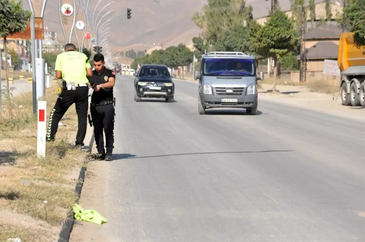 Aracın çarptığı öğretim görevlisi hayatını kaybetti