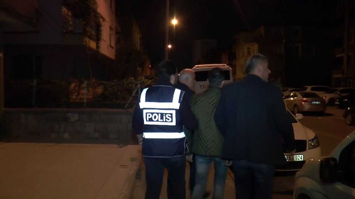 Aranan şahıslara 55 ekiple şafak operasyonu