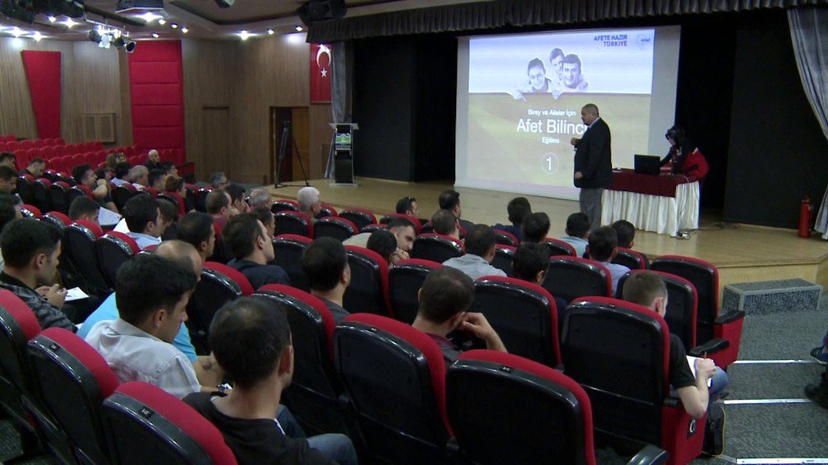 Bahçelievler\'de emniyet mensuplarına afet eğitimi