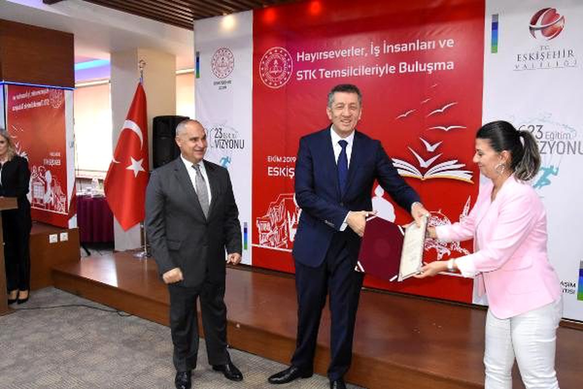 Bakan selçuk, eskişehir\'de orta okul açılışına katıldı (2)