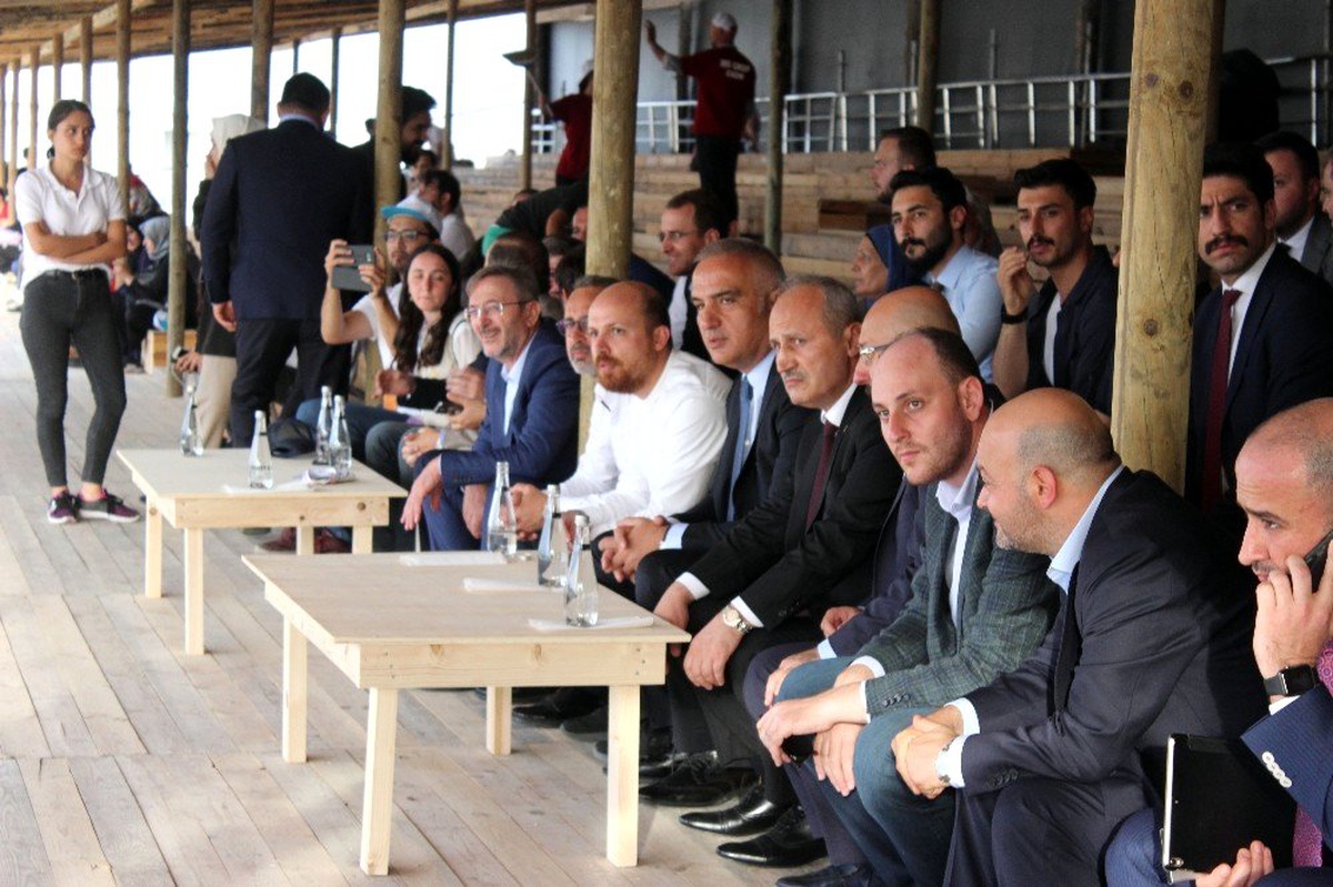 Bakan Turhan ve Ersoy, Etnospor Kültür Festivali\'ni ziyaret etti