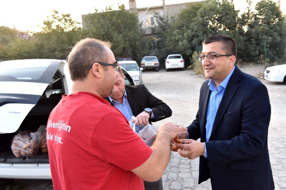 Başkan Bülent Öz, ziyaretlerine ara vermeden devam ediyor