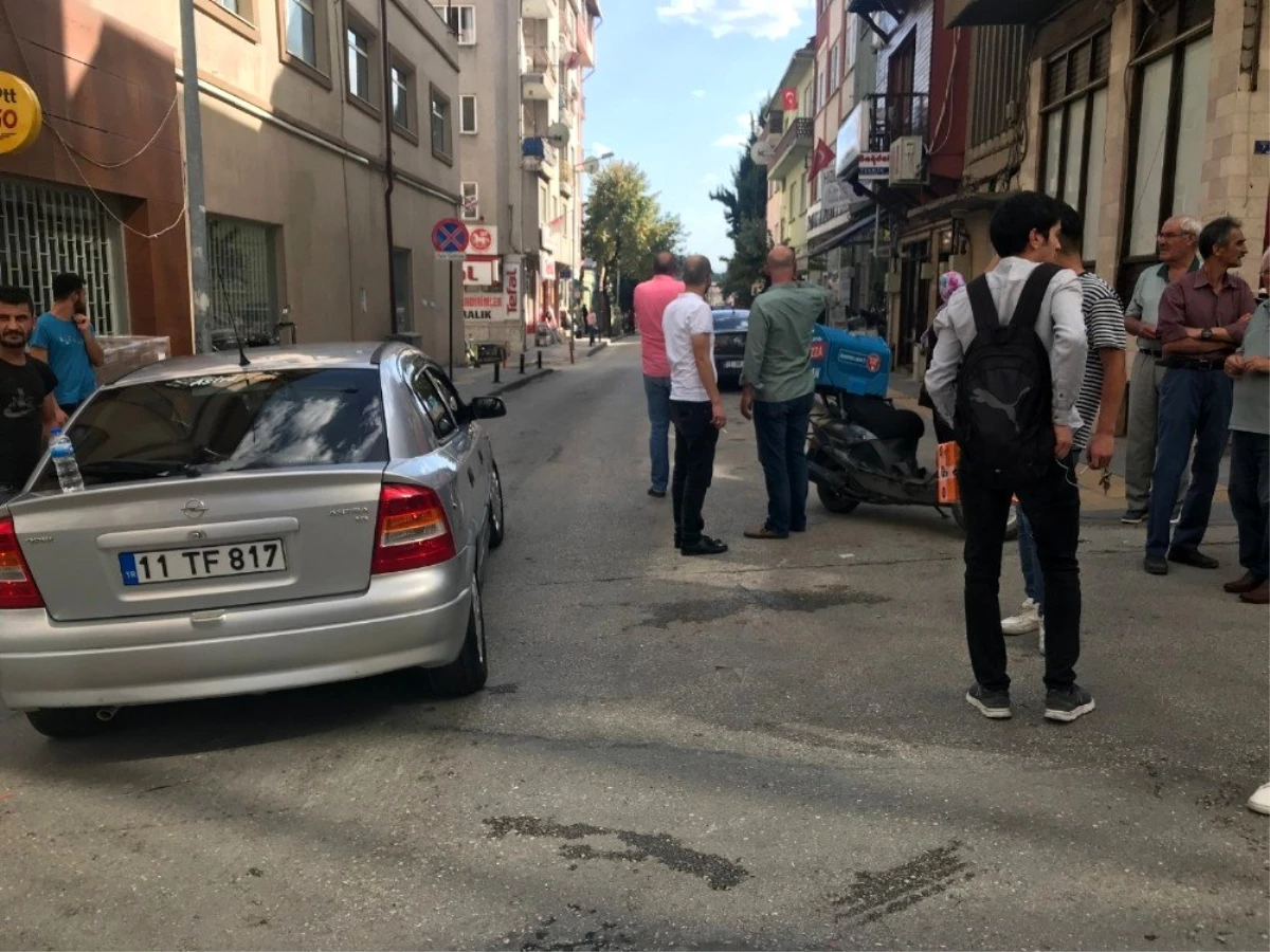 Bilecik\'te otomobil ile motosiklet çarpıştı : 1 yaralı