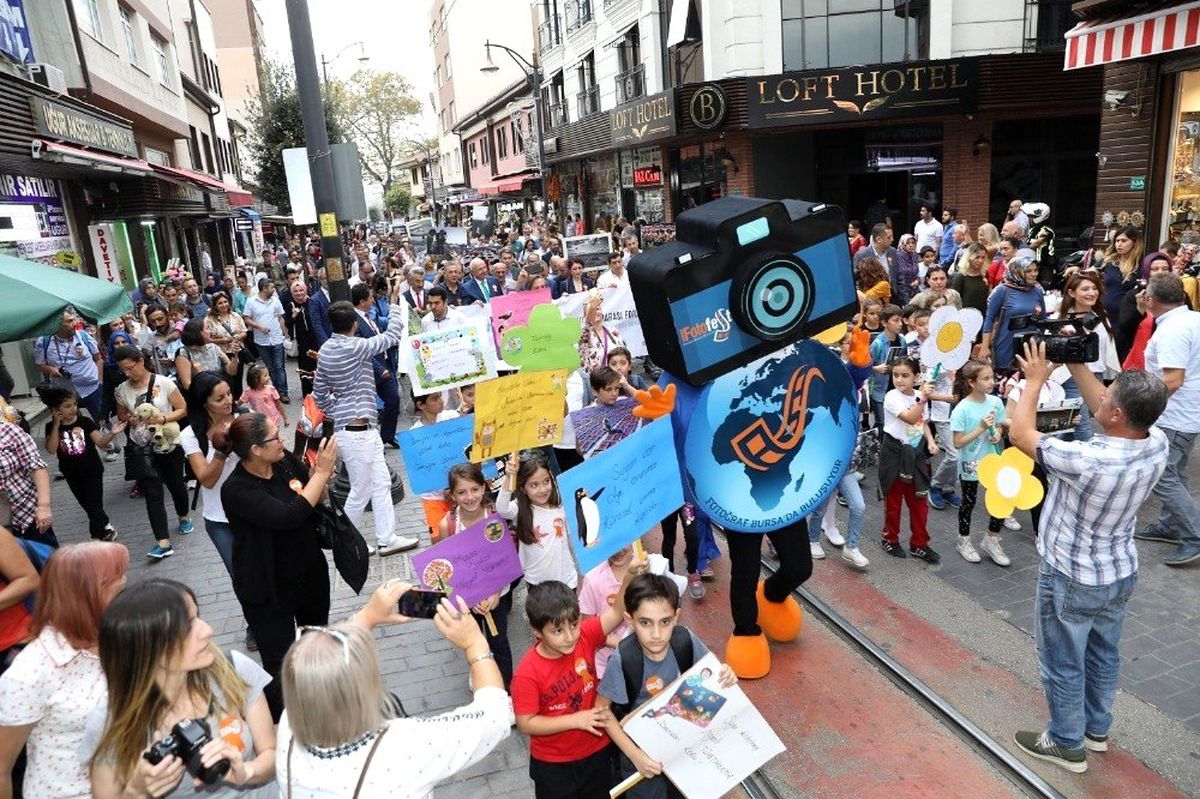 \'Bursa Foto Fest\'e renkli kortej
